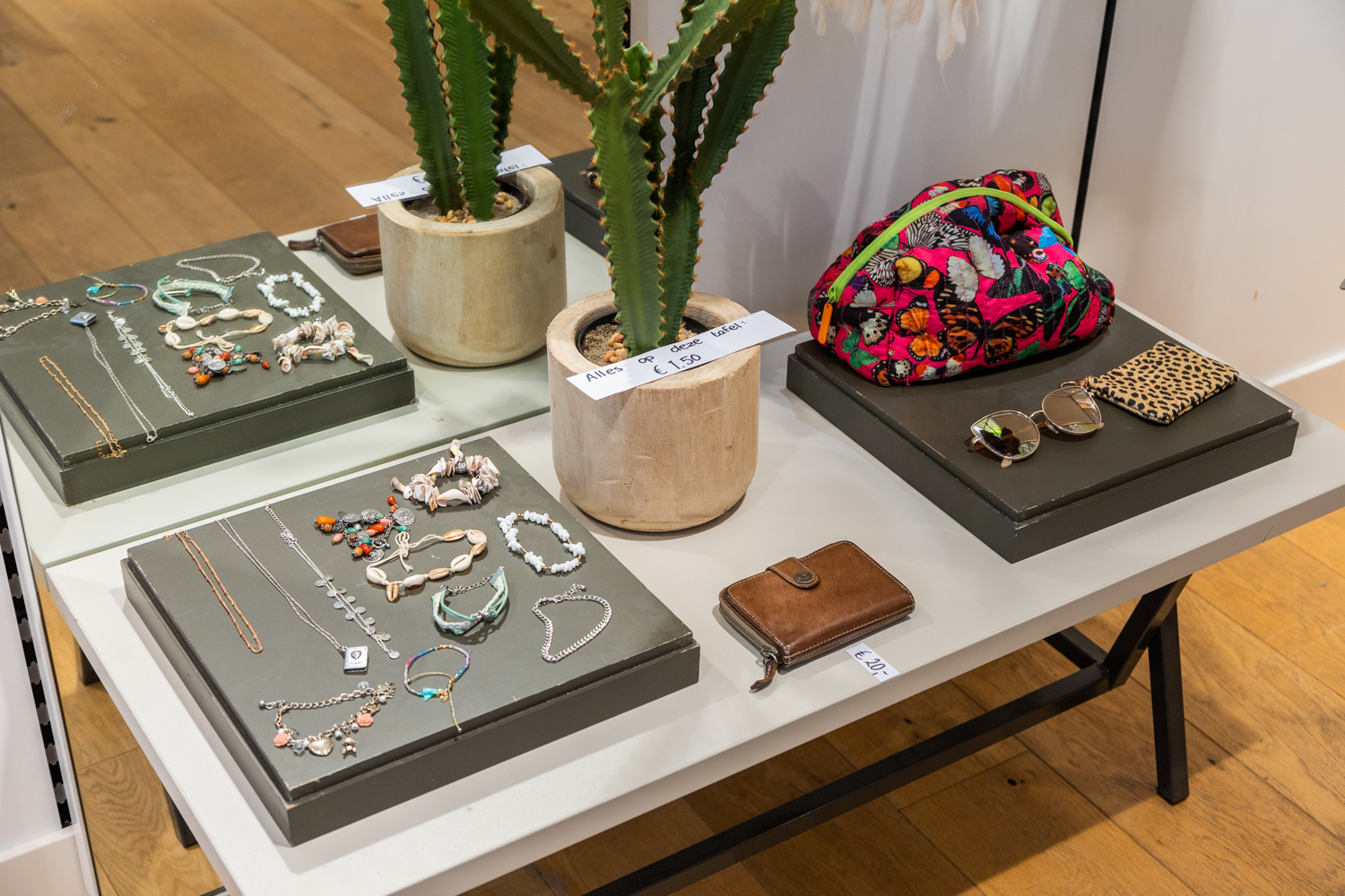 closet sale middenwaard